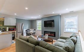 H4 2Bd Apartment W Indoor Fireplace